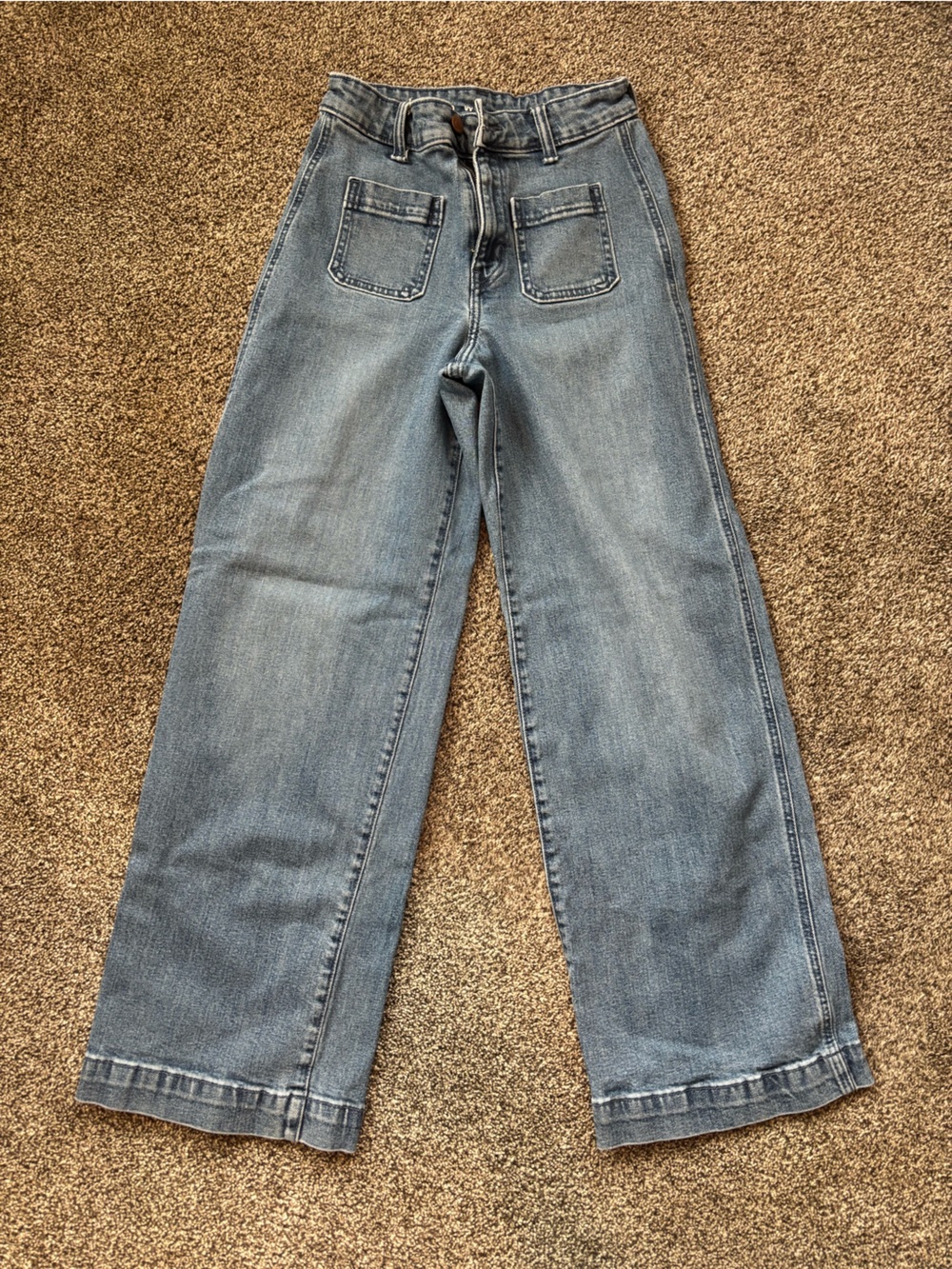 Old Navy High-Rise Wide-Leg Jeans in Light Blue Wash